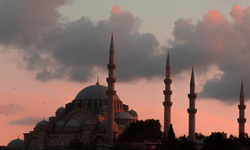 Üç aylar yarın başlıyor: Kandil ve ramazan takvimi belirlendi