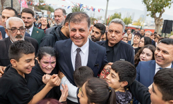 Güzel İzmir hareketi Dr. Cemil Tugay'ın öncülüğünde tam gaz devam ediyor