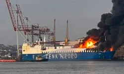 Tır taşımacılığı yapan Türk gemisi Odesa'da vuruldu