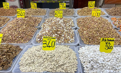 Kemeraltı Çarşısı esnafı, yılbaşı öncesi durgunluktan şikayetçi