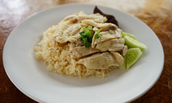 Yedikleri tavuktan zehirlenen 30 işçi hastaneye kaldırıldı