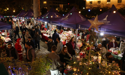 İzmir’de “Çevre Dostu Yeni Yıl Pazarı”na yoğun ilgi! Binlerce ziyaretçi ilk günden akın etti