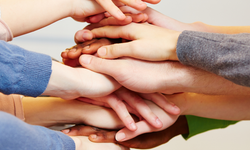 İzmir Büyükşehir Belediyesi, gençlerin sesini sanatın gücüyle duyuracak