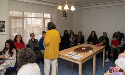 İzmir Büyükşehir Belediyesi, kadınlara destek vermeye devam ediyor