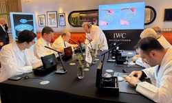 Koleksiyonerler milyonluk İsviçre saatlerini söküp yeniden topladı