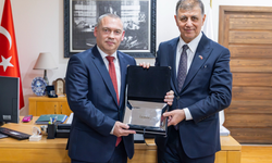 Macaristan’ın İstanbul Başkonsolosu Laszlo Keller, Dr. Cemil Tugay’ı makamında ziyaret etti