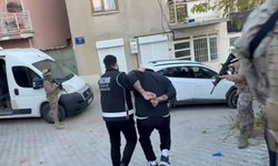 Çeşme’de nefes kesen operasyon: 6 ayrı suçtan aranan firari kıskıvrak yakalandı
