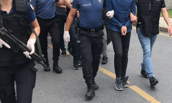 İzmir polisi Karabağlar’da harekete geçti: 329 aranan şahıs yakalandı