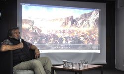 Savaşın tanığı Aral, İzmir’de gazetecilik ve fotoğrafçılığı anlattı