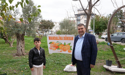 Seferihisar’da 9 yaşındaki Ferit gönülleri fethetti