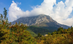 Ege’nin sırlı zirvesi: Spil dağı üzerinden uçaklar neden geçmiyor?