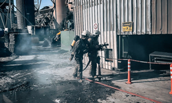 İzmir Büyükşehir Belediyesi itfaiye ekipleri arama ve kurtarma tatbikatlarına devam ediyor