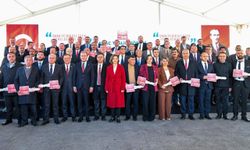 TBB’den Seferihisar Belediyesi’ne hibe araç desteği: Çöp kamyonu teslim edildi