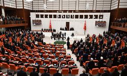 7 milletvekil hakkındaki 10 dokunulmazlık dosyası Meclis'e sunuldu, aralarında Özgür Özel de var