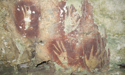 Dünyanın en eski kaya sanatı örneği Endonezya’da keşfedildi