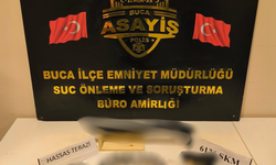 İzmir’de silah operasyonu: Ruhsatsız tabanca ve pompalı tüfek ele geçirildi