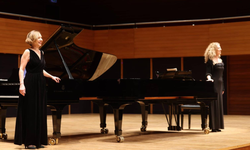 İzmir’de kültürler buluştu: Erato ve Lito AASSM sahnesinde