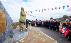 Uğur Mumcu, Narlıdere’de karanfillerle anıldı