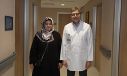 Kolon kanserinde umut veren tedavi: Karaciğer nakliyle hayata tutundu