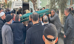 İzmir’deki trafik kazasında hayatını kaybeden avukat, son yolculuğuna uğurlandı