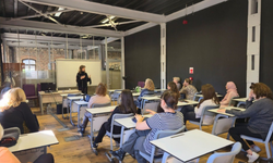 İzmir Büyükşehir Belediyesi, Rahim Ağzı Kanseri Farkındalık Ayı kapsamında eğitimler düzenliyor