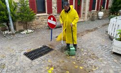 Foça’da fırtına alarmı: Belediye ekipleri sahada, müdahale sürüyor