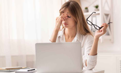 Dijital göz yorgunluğuna dikkat: Dijital ekranlar gözleri yıpratıyor