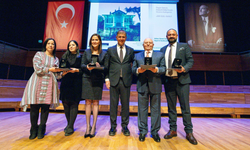 İzmir’de Tarihe Saygı Ödülleri sahiplerini buldu