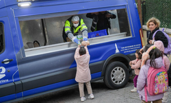 İzmir Büyükşehir Belediyesi, çocukların beslenmesine destek oluyor