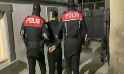 İzmir'de motosikletli timlerden nokta operasyon: 21 yıl hapis cezalı hükümlü yakalandı