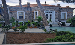 İzmir’in Tarihi Mirası Saime Sultan Yalısı satılığa çıkarıldı: 146 yıllık tarih deniz kıyısında ayakta