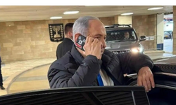 Dünya bu görüntüyü konuşuyor: Netanyahu’nun telefonundaki bant tartışma yarattı