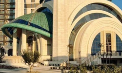 İzmir'de Cami yanındaki kafe ziyaretçilerin ilgisini çekiyor