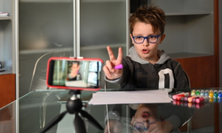 Sosyal medyanın çocuklar üzerindeki görünmeyen bedeli: Psikolojik istismar