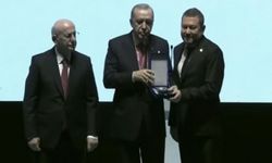 Cumhurbaşkanı Erdoğan’dan İzmirli İş İnsanı Nazım Torbaoğlu’na anlamlı plaket