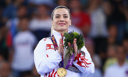 Avrupa ve Dünya Şampiyonu Milli Karateci Serap Özçelik Arapoğlu’ndan mindere veda