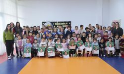 Konak Belediyesi’nin oyun evlerinde 292 minik karne sevinci yaşadı