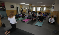 Efes Selçuk Belediyesi’nden kadınlara ücretsiz yoga