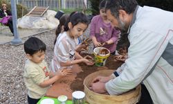 Üretici Pazarı’nda çocuklara tohum, ailelerine sirke yapım atölyesi