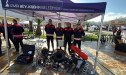 İzmir’de 6 Şubat anması: Enkazdan umut çıkaran ekipmanlar sergilendi