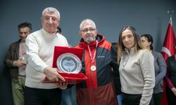 Hamleler sağlıklı yaş için yapıldı: Güzelbahçe’de Satranç Turnuvası düzenlendi