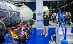 Karşıyakalı minikler uzayla tanıştı: Anaokulu öğrencileri Uzay Kampı’nı ziyaret etti