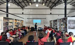 Kütüphanede Buluşalım Atölyesi başladı: Çocuklar yaratıcı okumayla kitapların dünyasına adım attı
