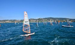 Foça’da Valilik Kupası Yelken Yarışları başladı