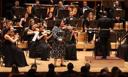 İzmir Oda Orkestrası, dünyaca ünlü keman sanatçısı Küden ile aynı sahnede