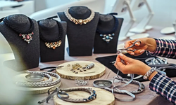 Konak’ta takı tasarımı öğrenmek isteyenlere müjde