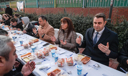 İzmir Büyükşehir Belediyesi iftar sofrasını bu kez Karşıyaka’da kurdu