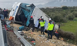 Antalya’da korkunç kaza: Yolcu otobüsü şarampole devrildi, çok sayıda ölü ve yaralı var