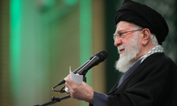 Hamaney’den Trump’a sert cevap: En güçlü askeri güç bile çöker