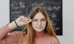 Z kuşağının IQ trendinde tersine dönüş: Yeni nesil, ebeveynlerinden daha düşük skorlar elde ediyor